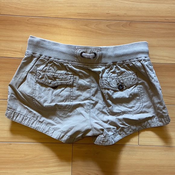 ANTHROPOLOGIE Hei Hei Shorts - Picture 2 of 3